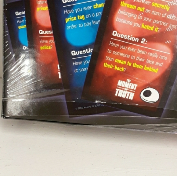 The Moment Of Truth Lie Detector Boardgame Party Game NWT - Picture 10 of 11